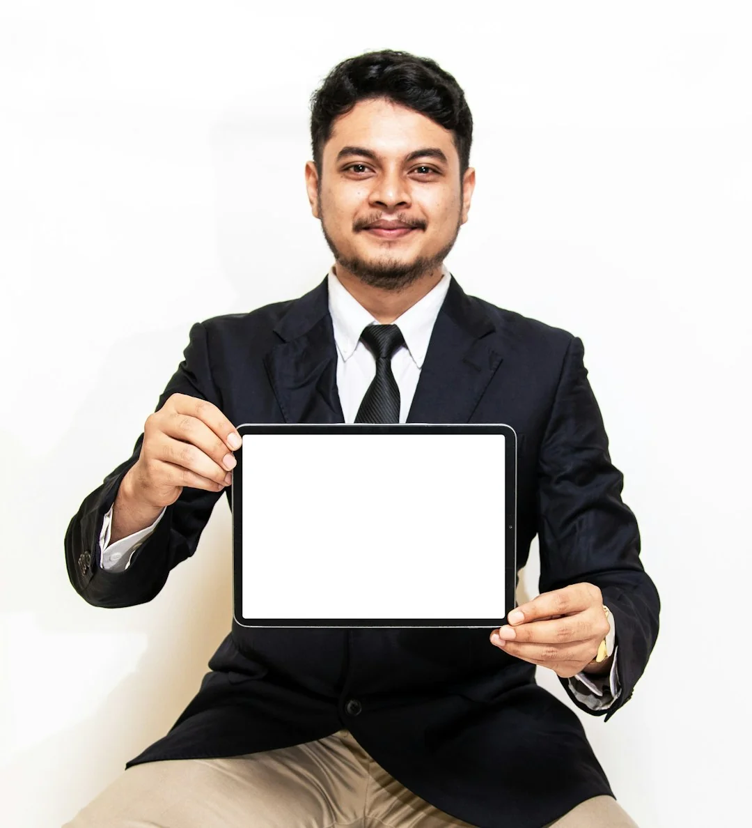 services-01 person-holding-pen-near-paper-sv8ooqaub-o